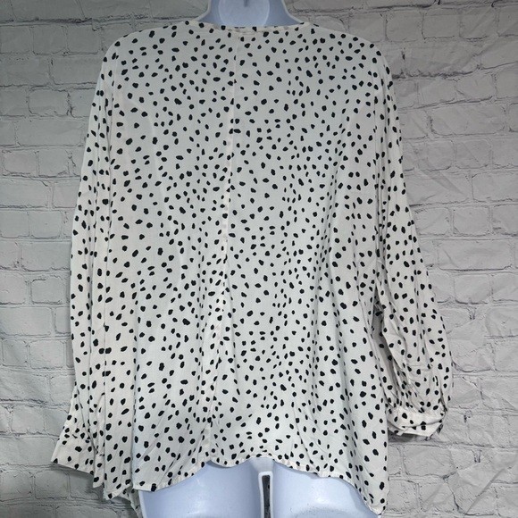 Dalmatian Print Front Tie XL - Picture 5 of 8